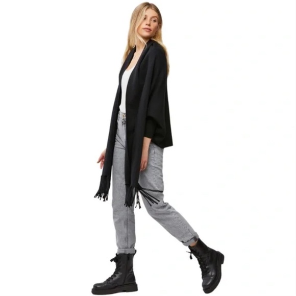 Soia & Kyo MIKU-S Cardigan/Scarf , Scarfigan Black.  One Size Fits All - Picture 4 of 4